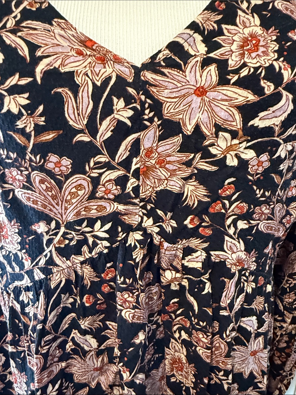 Knox Rose Floral V-Neck Long Sleeve Short Dress - medium fits like large - Picture 3 of 5